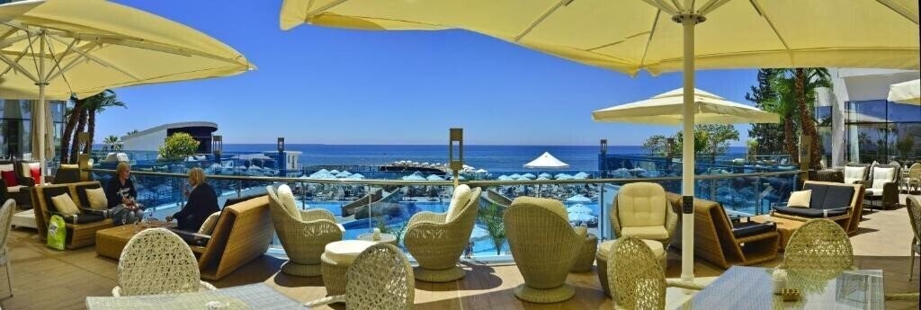 Изображение Azura Deluxe Resort & SPA 5*
