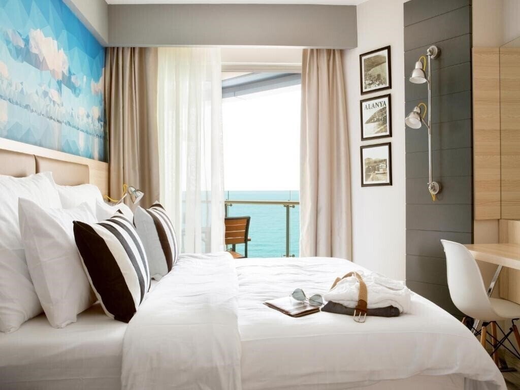 Отель Sunprime C Lounge Hotel 5*