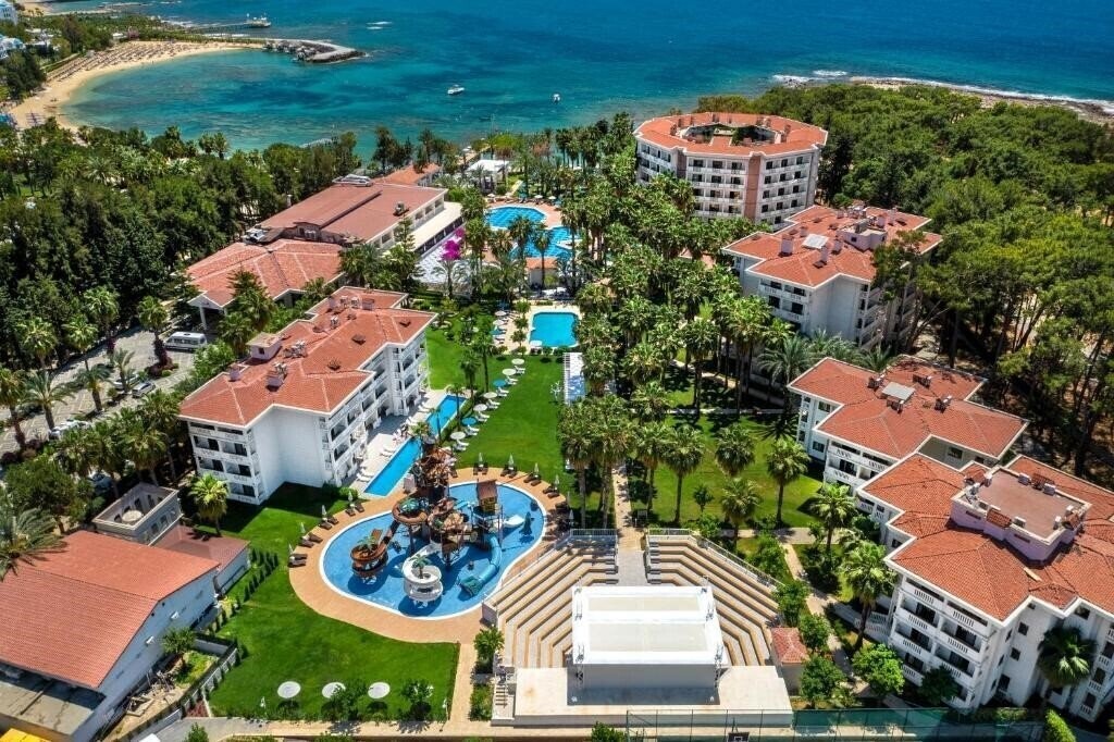 Отель Utopia Resort & Residence (ex. Alara Park Residence) 5*