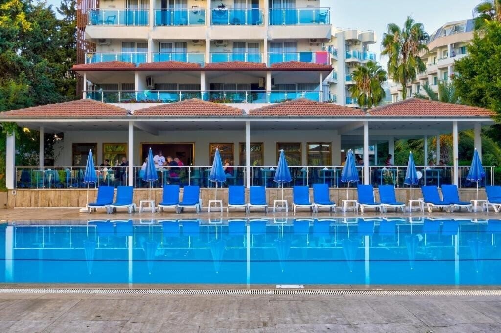 Blue Fish Hotel 4* суреті