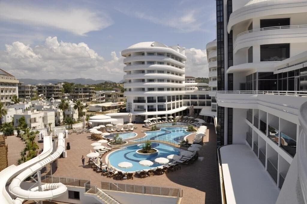 Отель Laguna Beach Alya Resort & SPA 5*