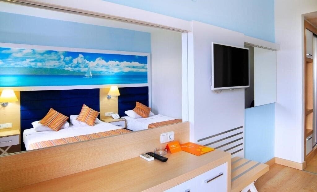 Фото Club Aqua Plaza Hotel 4*