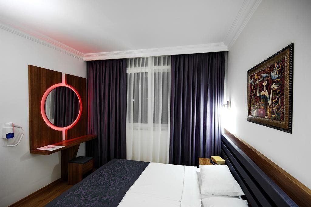 Sealine Hotel (ex. Bonapart Sealine Hotel) 3* қонақ үйі