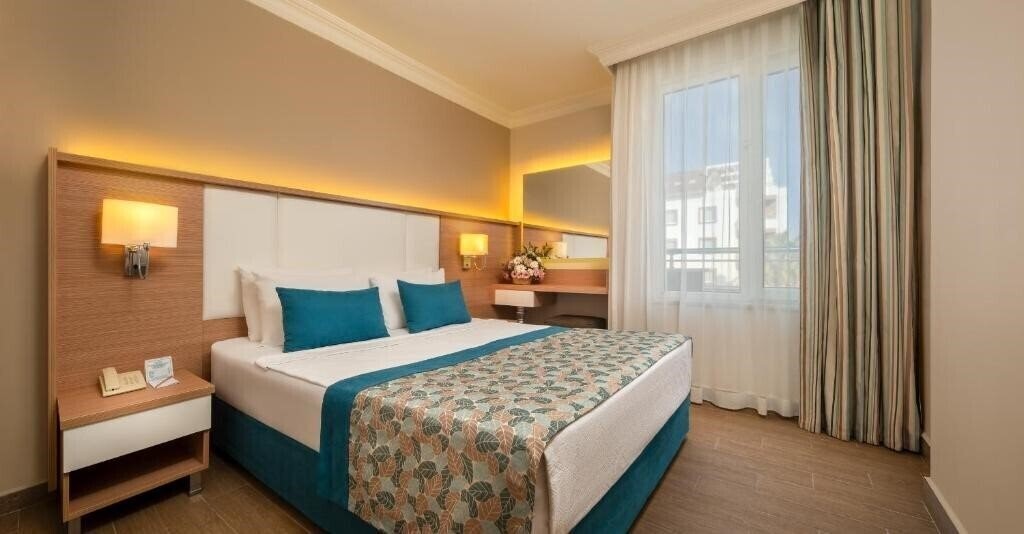 Фотография Royal Garden Beach Hotel 5*