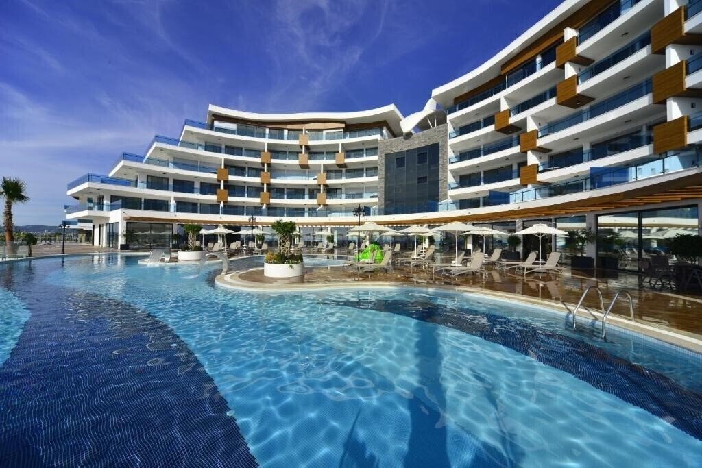 Фото Elite Luxury Suite & SPA Hotel 5*