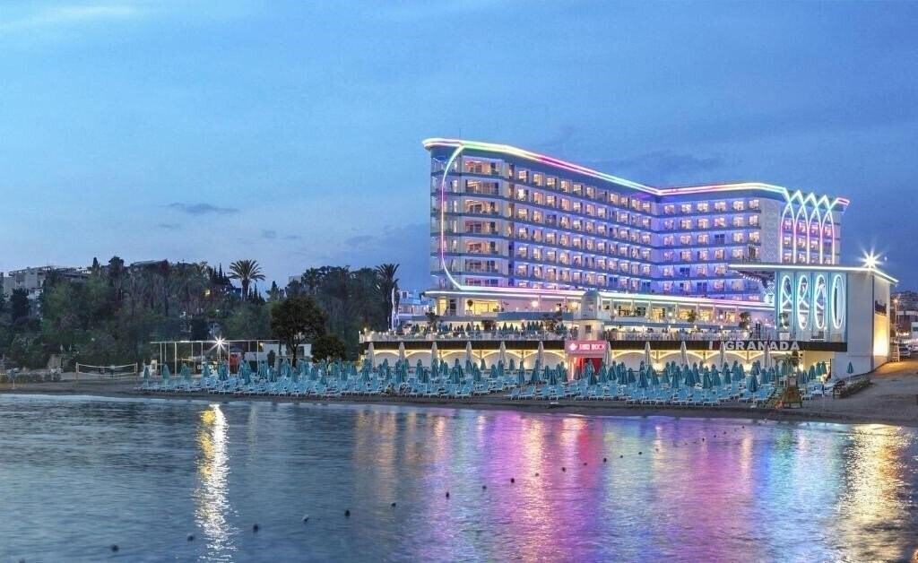 Granada Luxury Beach 5* қонақ үйі
