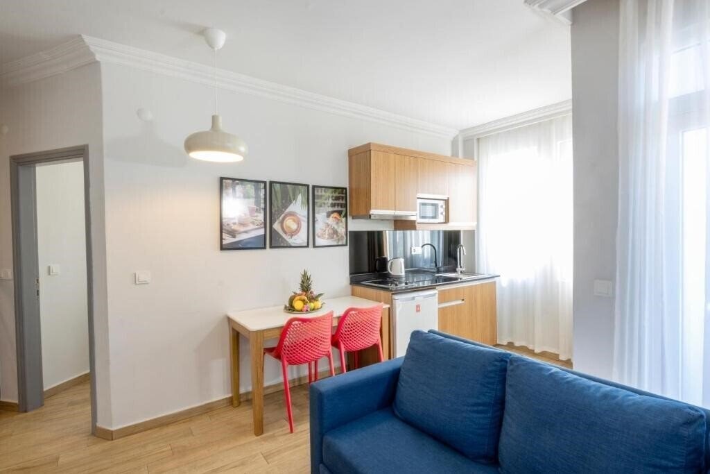 Фото Comfort Suites 3*