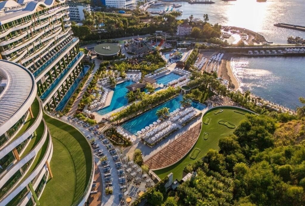 Mylome Luxury Hotel & Resort 5* қонақ үйі