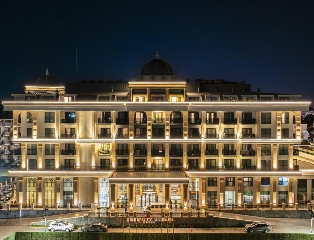 Отель Serenity Queen Hotel 5*
