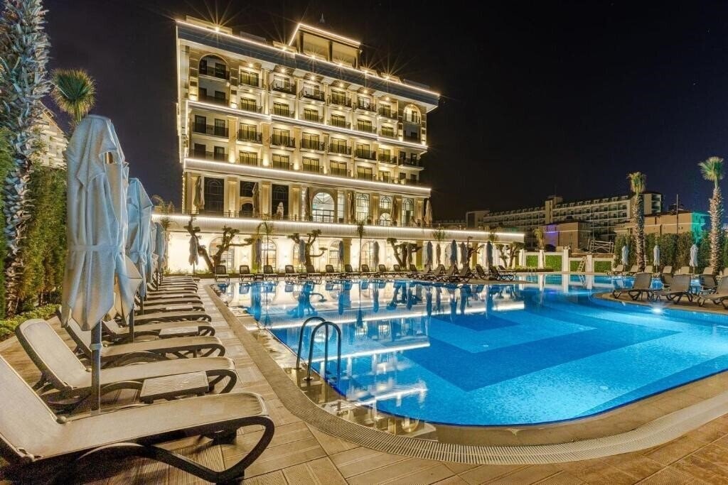Изображение Serenity Queen Hotel 5*