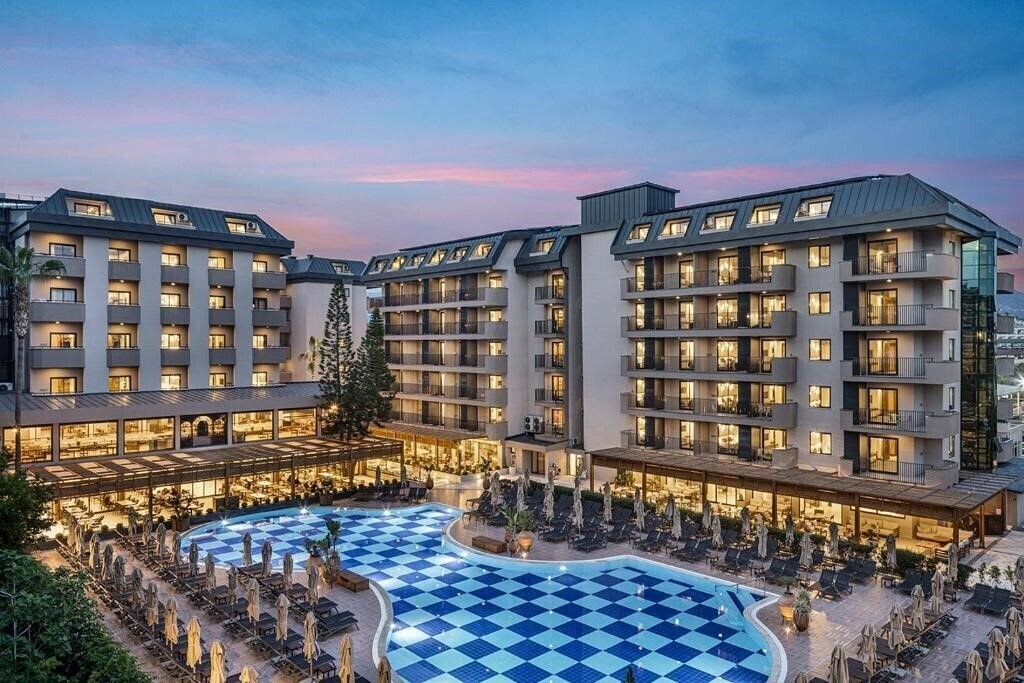Отель Kaia Coracesium 4*