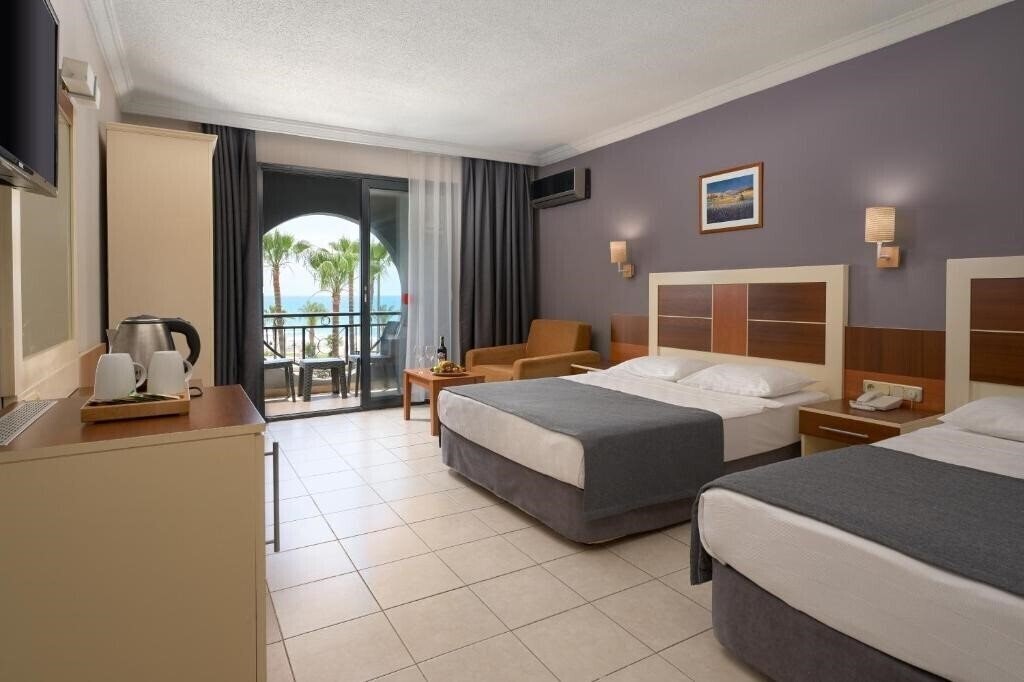 Фото Kaila Krizantem Hotel 4*