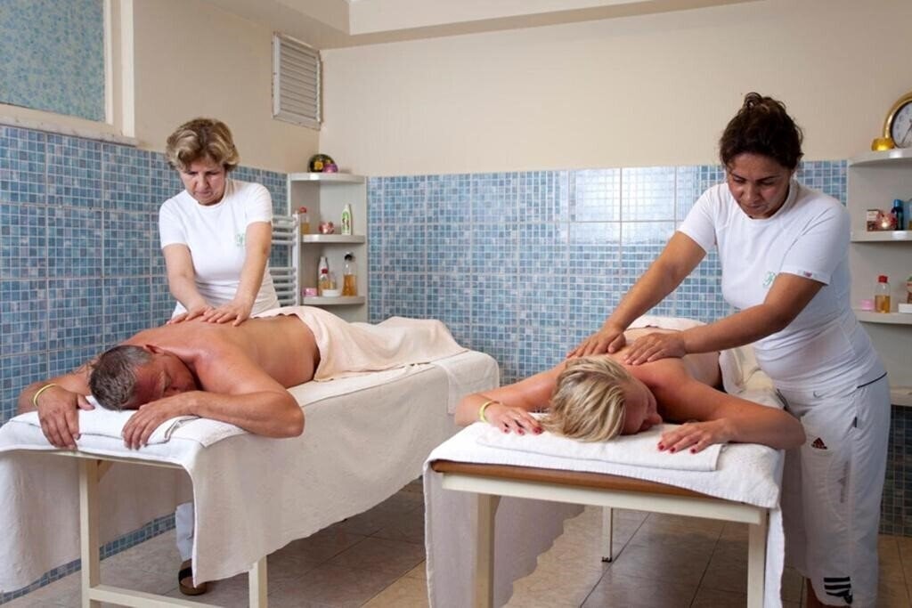 Remi Hotel (ex. KLEOPATRA REMI HOTEL ) 4* суреті