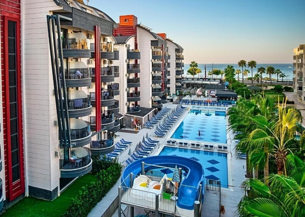 Отель Grand Uysal Beach & Spa Hotel 4*