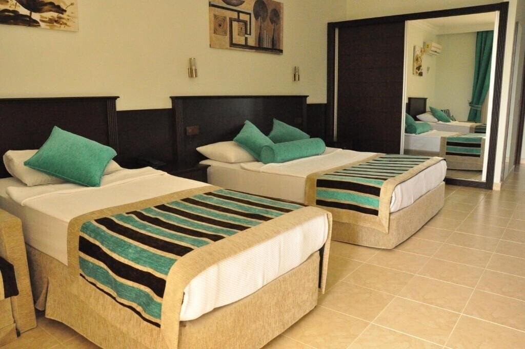 Отель Kleopatra Royal Palm Hotel 4*