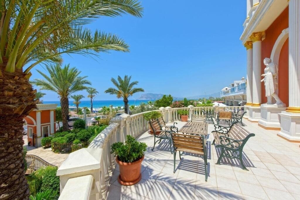Фотография Antique Roman Palace 5*
