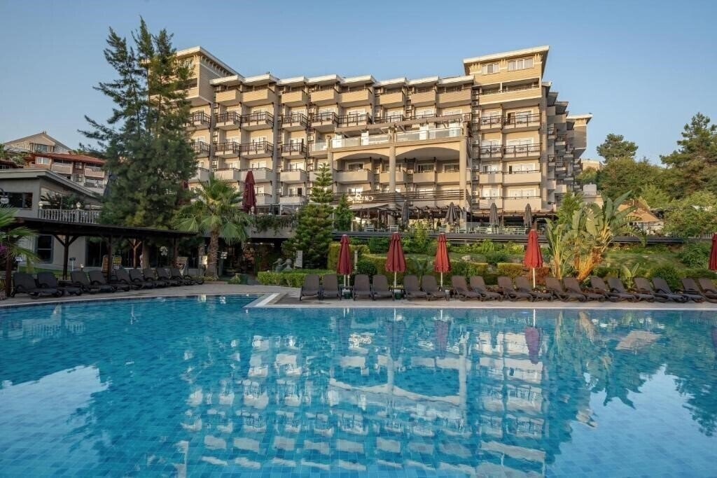 Отель Justiniano Deluxe Resort 5*