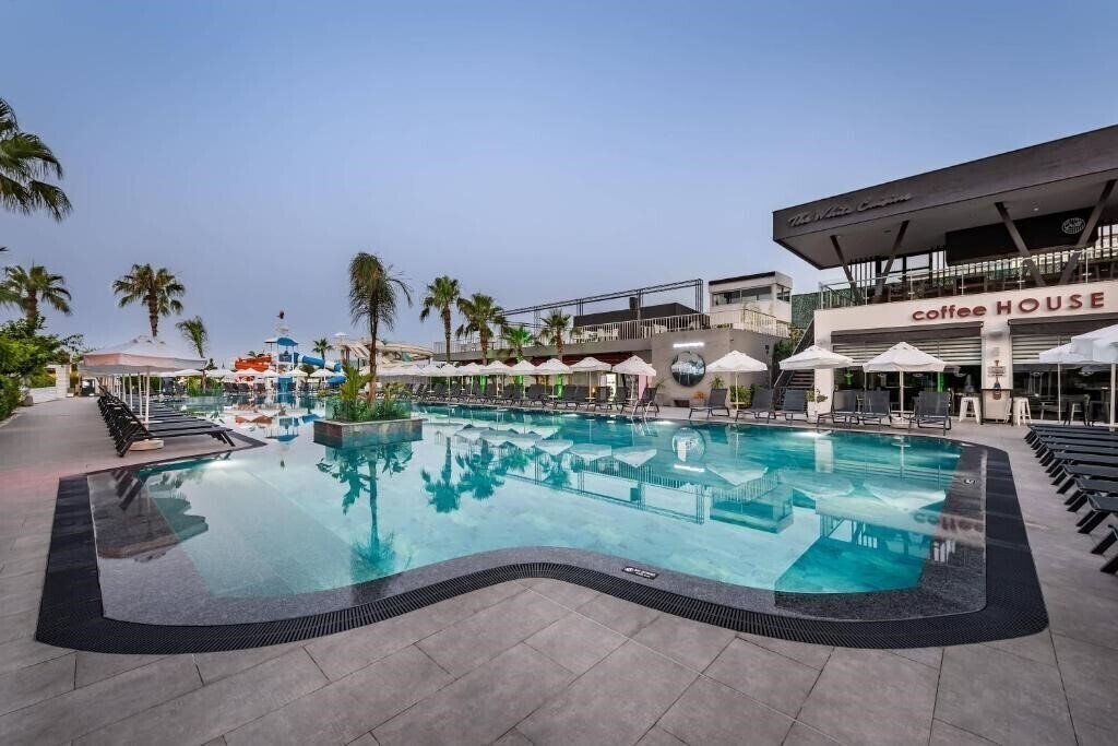 Изображение White City Resort Hotel 5*