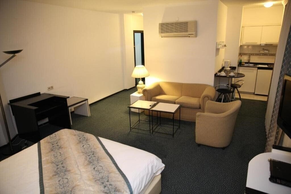 King Hotel (ex. King Hotel Guvenlik) 3* қонақ үйі