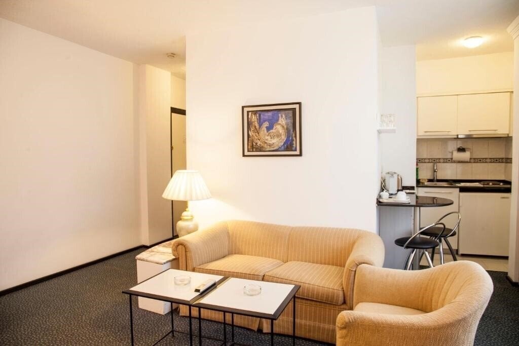 King Hotel (ex. King Hotel Guvenlik) 3* суреті