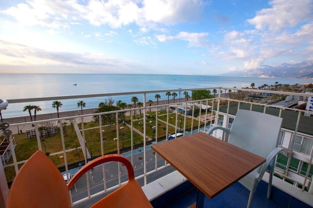 Kristal Beach Hotel Antalya 3* қонақ үйі