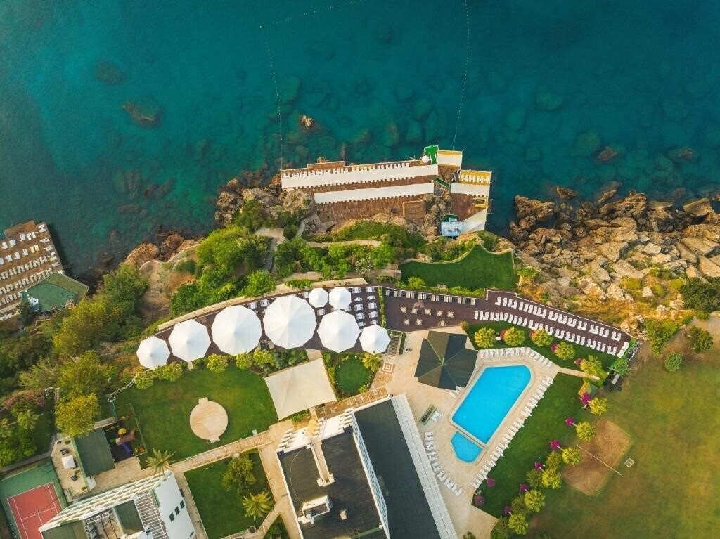 Club Hotel Falcon 4* қонақ үйі
