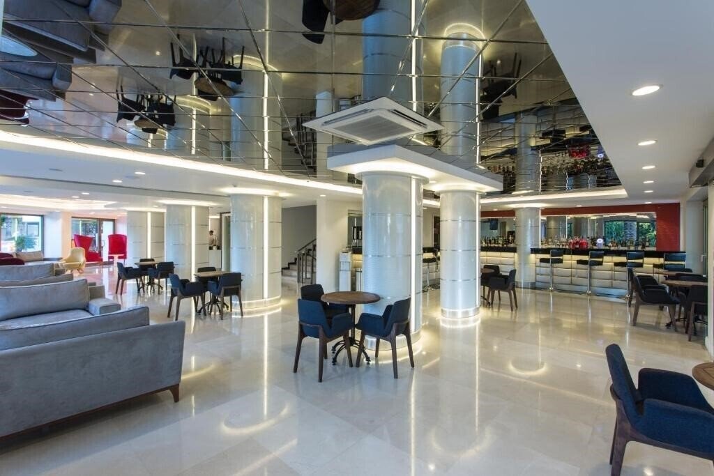 Club Hotel Falcon 4* суреті