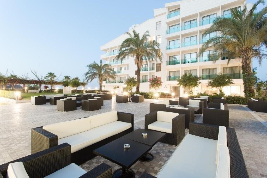 Club Hotel Falcon 4* суреті