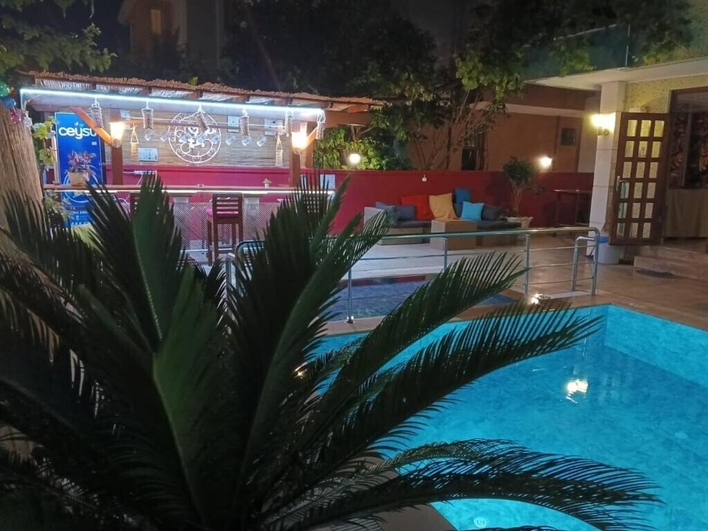 Beyaz Melek Hotel 2* суреті