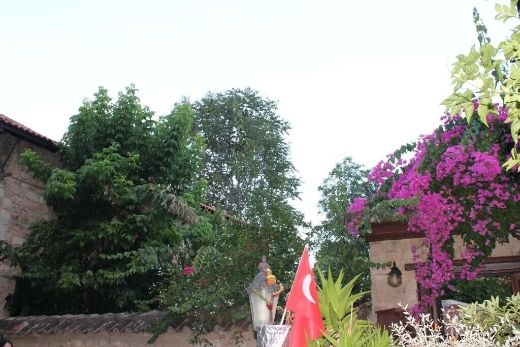 Hadrian Gate Hotel 1* суреті