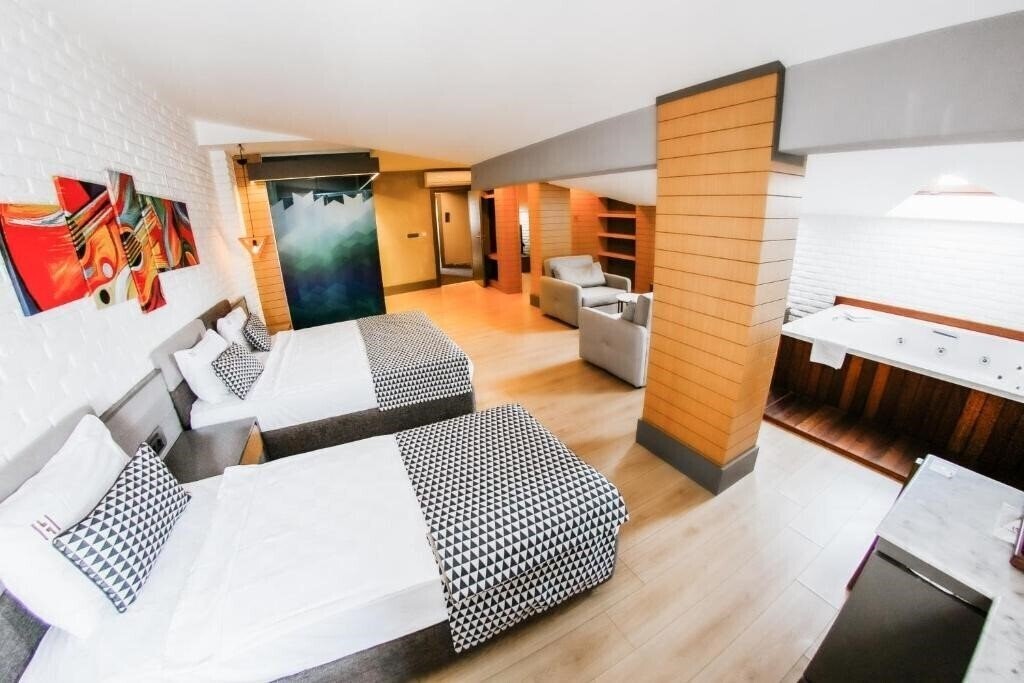 Фото Laren Family Hotel & SPA 4*