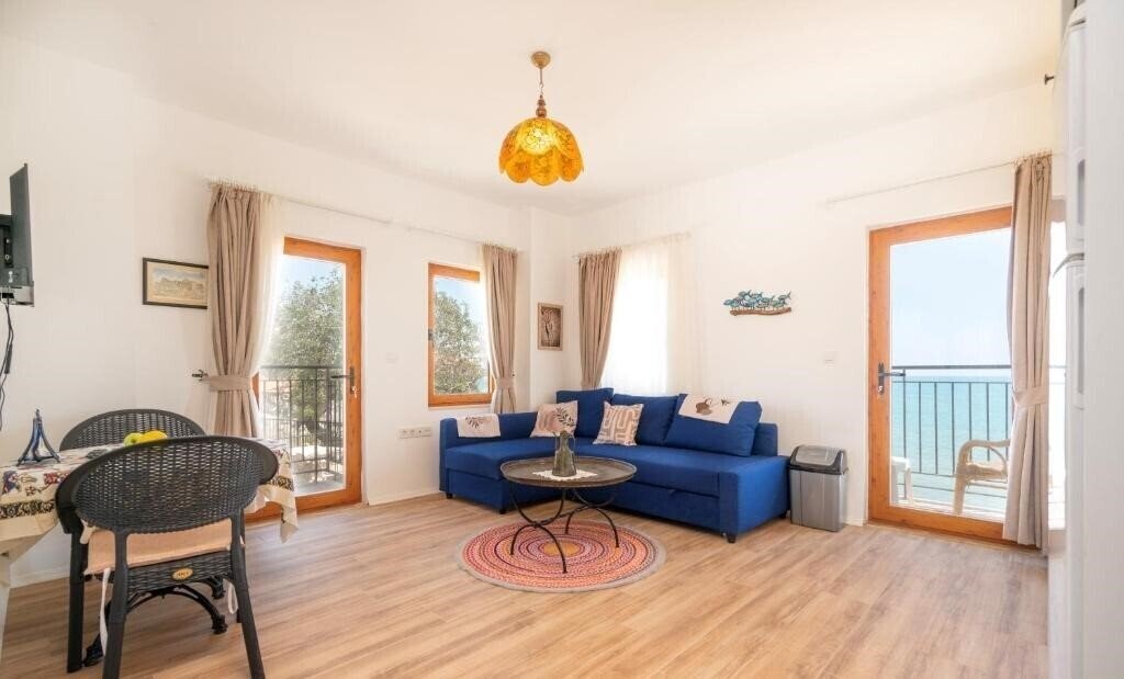 Картинка Beach House 4*