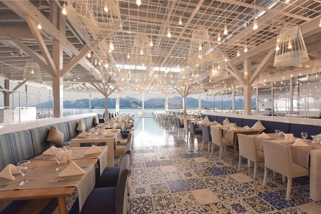 Фотография Ramada Plaza By Wyndham  Antalya (ex. Ramada Plaza Antalya) 5*