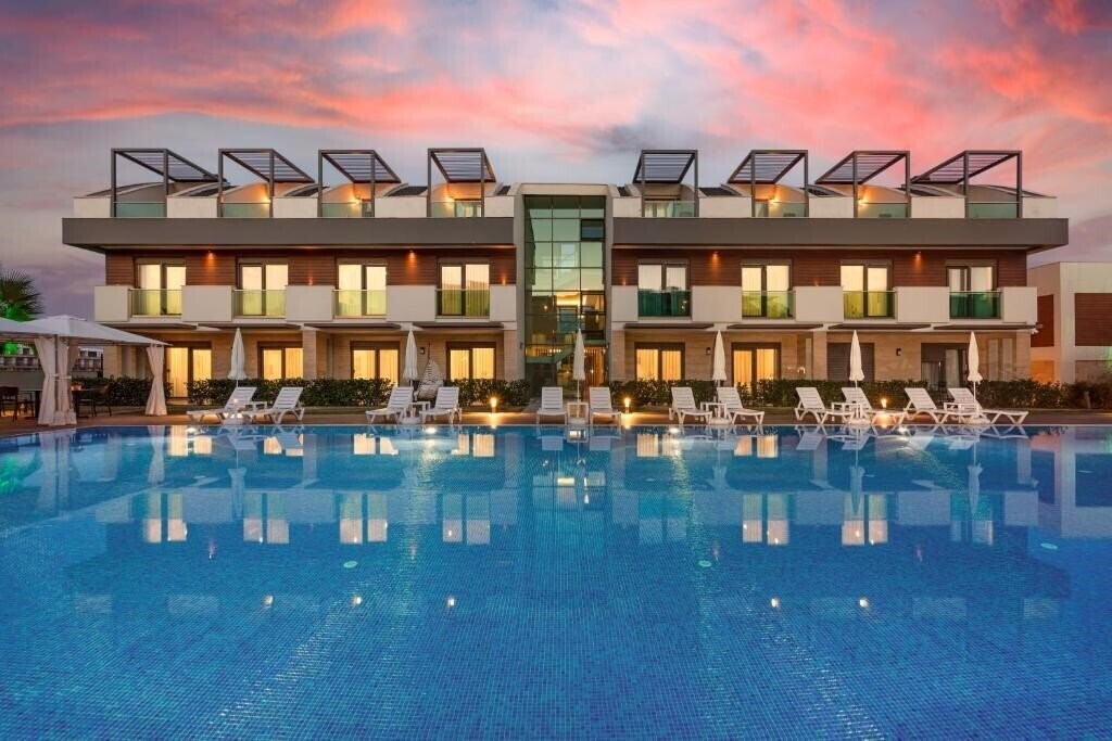 Veranda Beach Suites Boutique 3* қонақ үйі