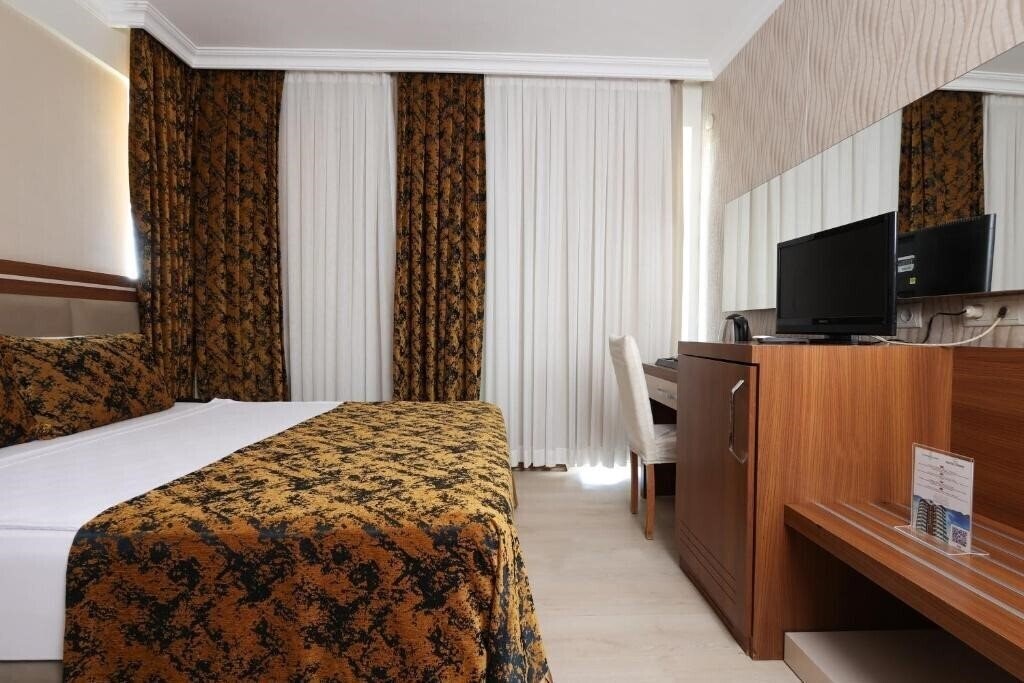Изображение The Corner Park Hotel 3*