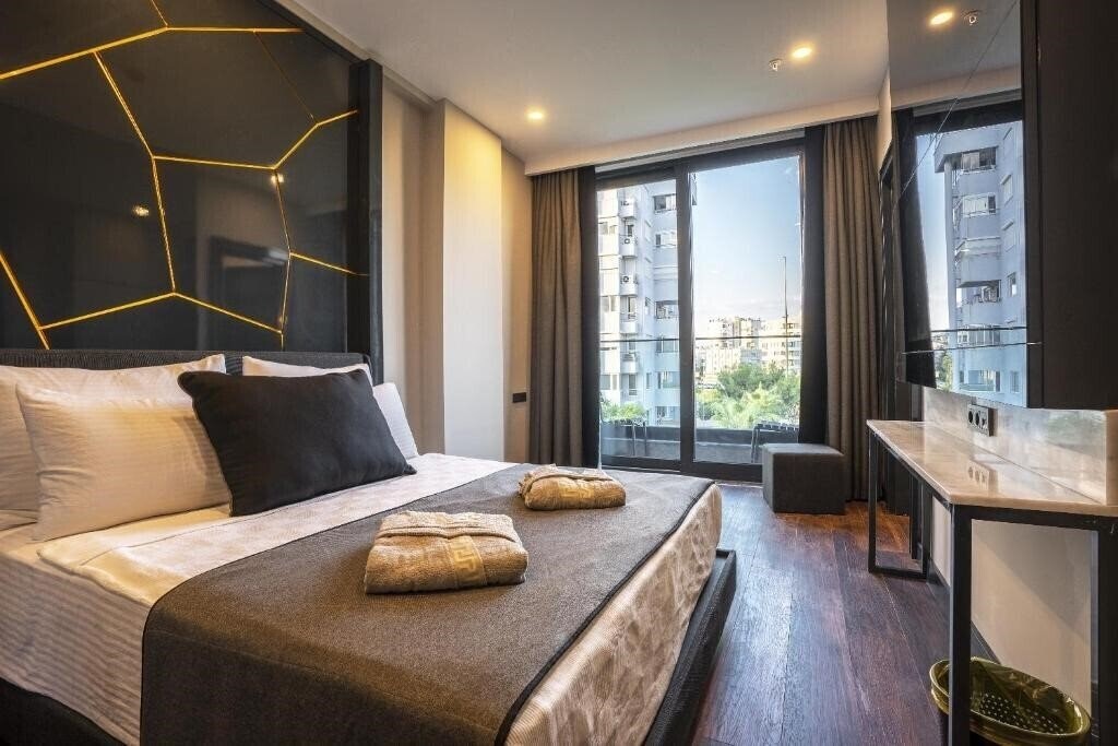 Lucky Monkey Hotel 3* суреті