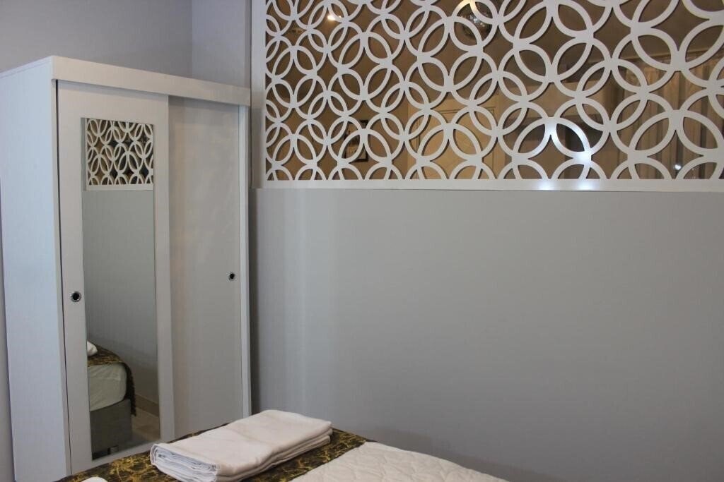 Фото Retro Star Suites 3*