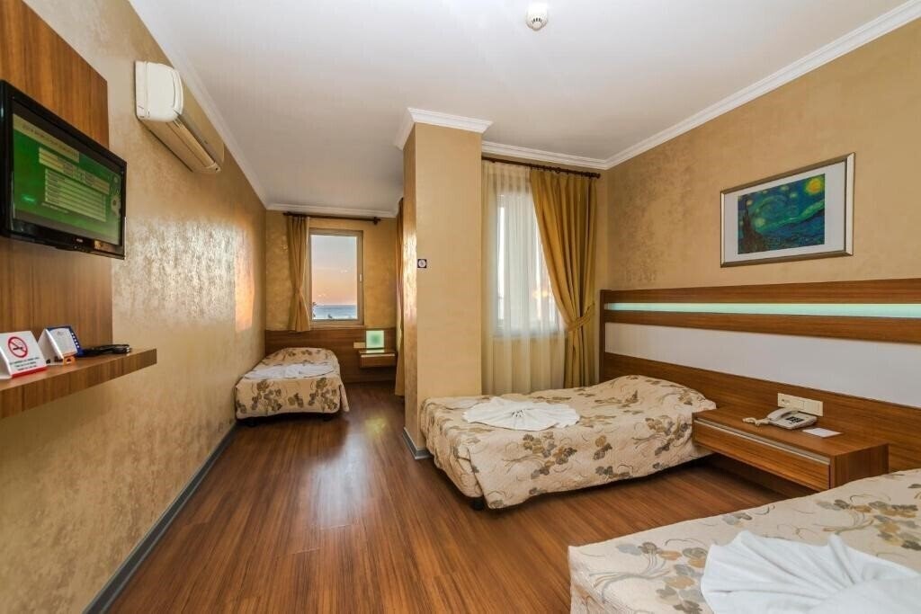 Картинка Santa Marina 4*