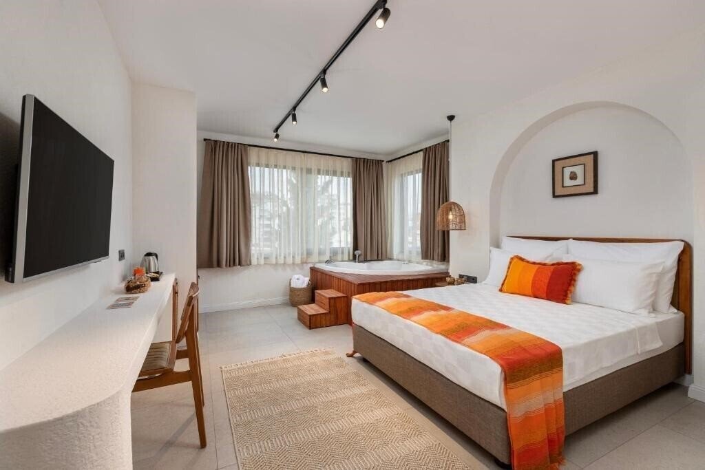 White Boutique 3* суреті