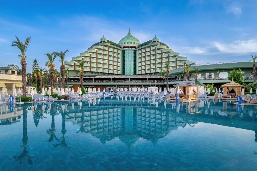 Отель Delphin Palace 5*