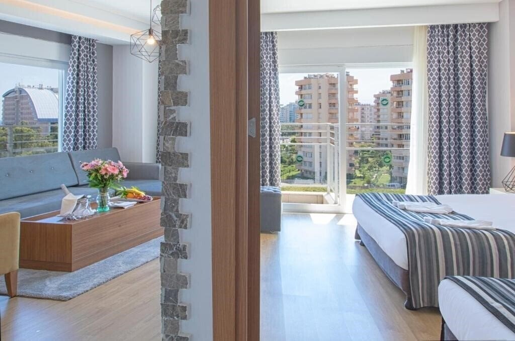 Фото Greenwood Suites Resort 5*