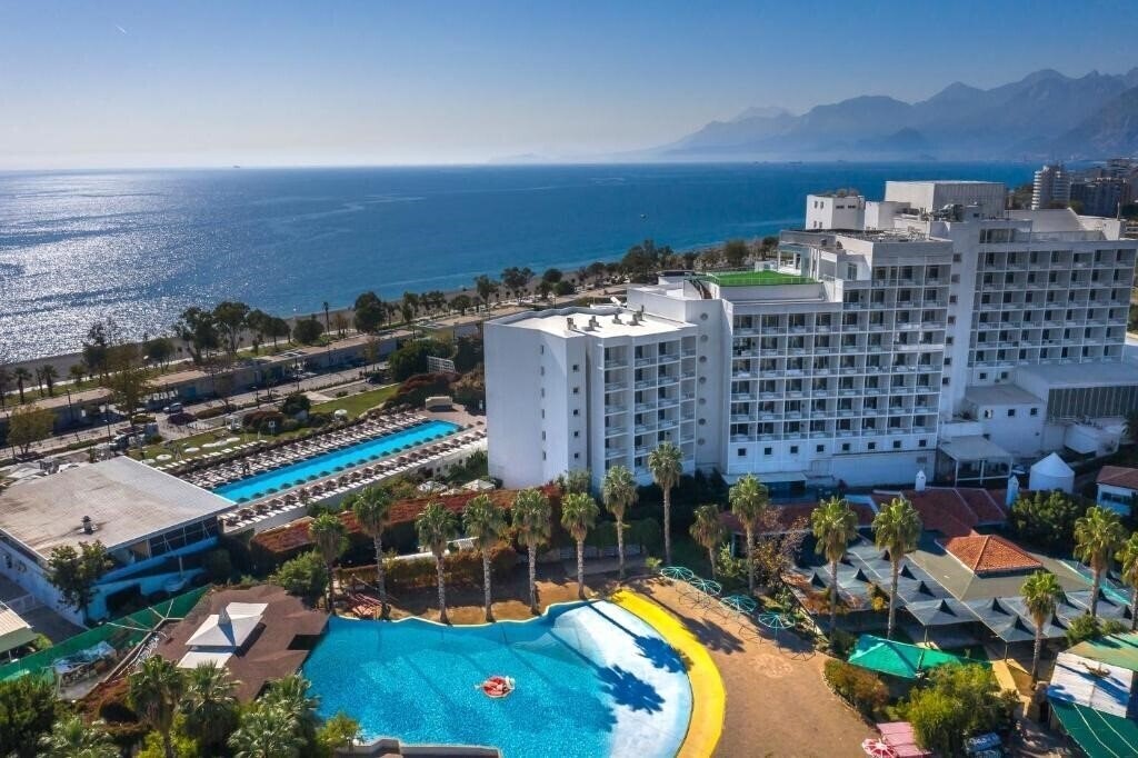 Отель Hotel SU 5*