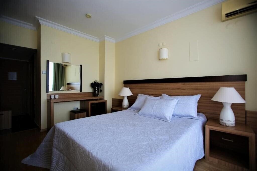 Фото Hotel Lara Palace 3*