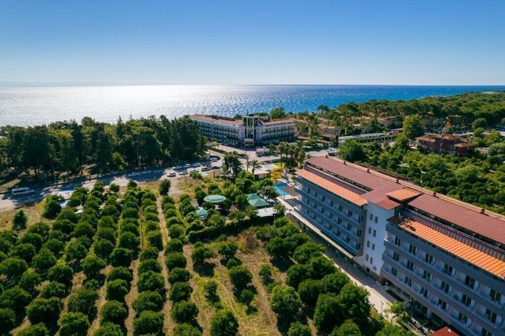 Grand Hotel Derin 4* қонақ үйі
