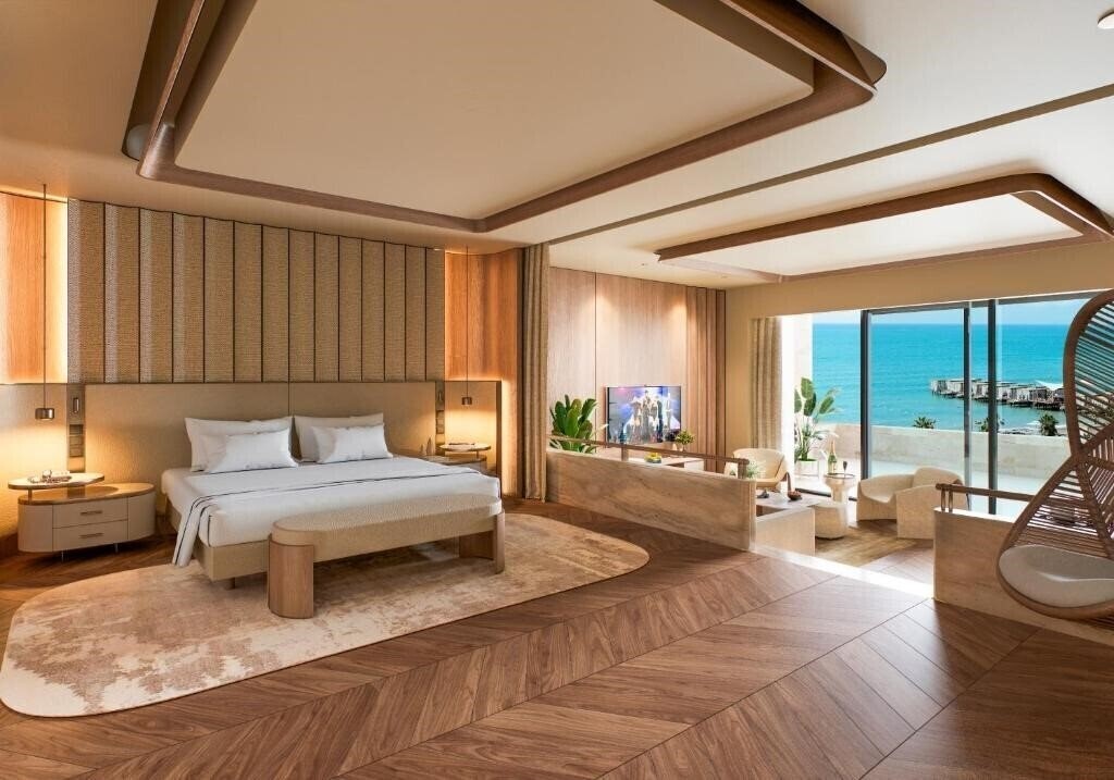 Regnum The Crown 5* фотосуреті