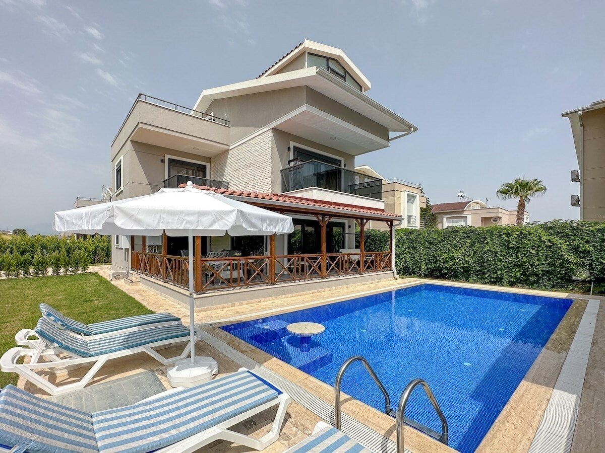 Фото Paradise Town Villa Majesty 3*