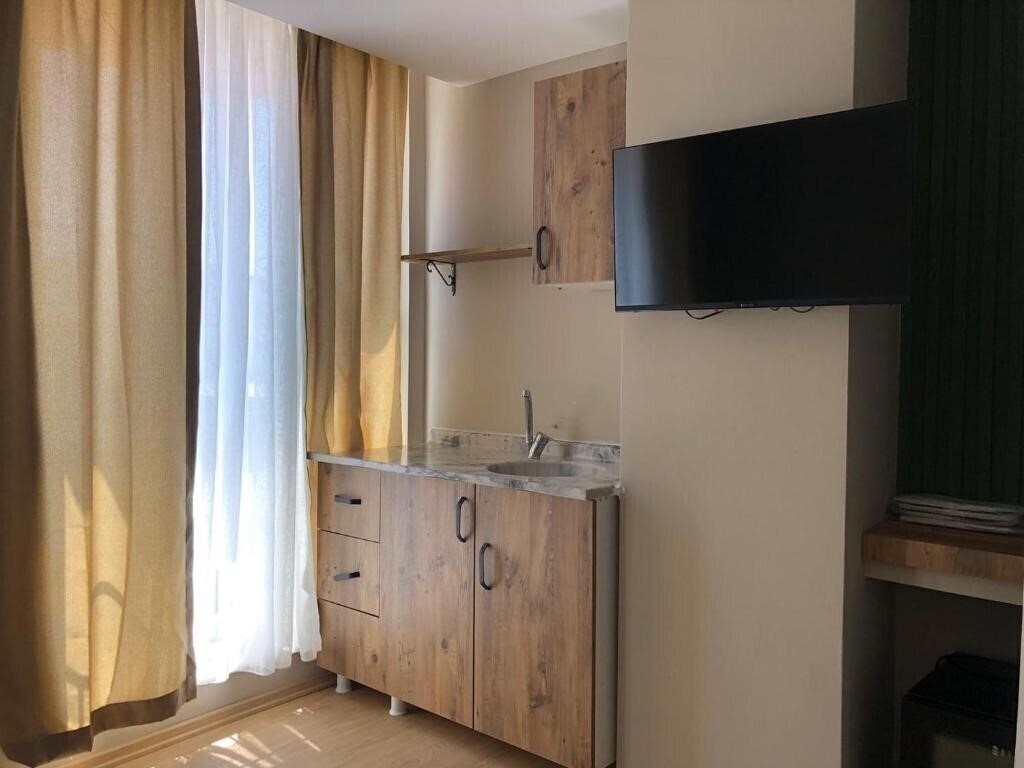 Red Castle Hotel & Pub 3* қонақ үйі