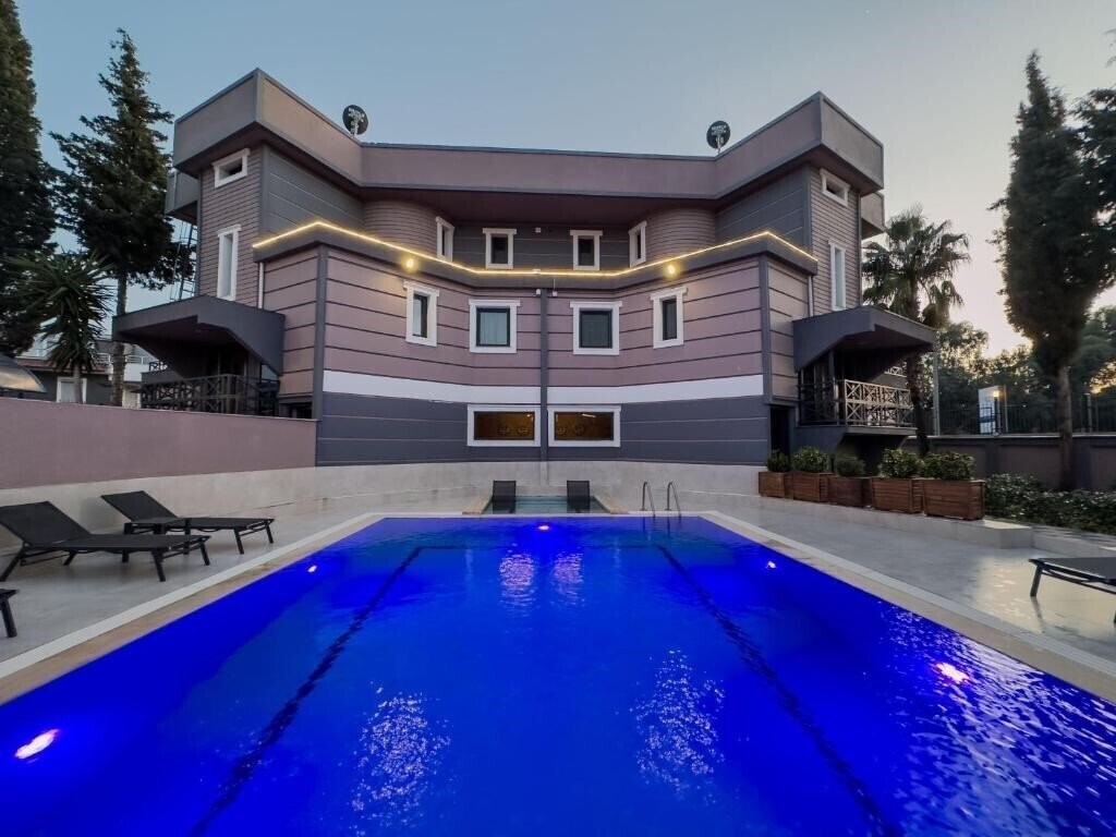 Belek 07 Luxury Suites Only For Family 4* қонақ үйі