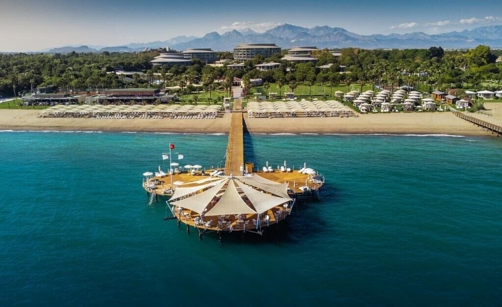 дети без трусиков на улице Отель Calista Luxury Resort | Белек, Турция