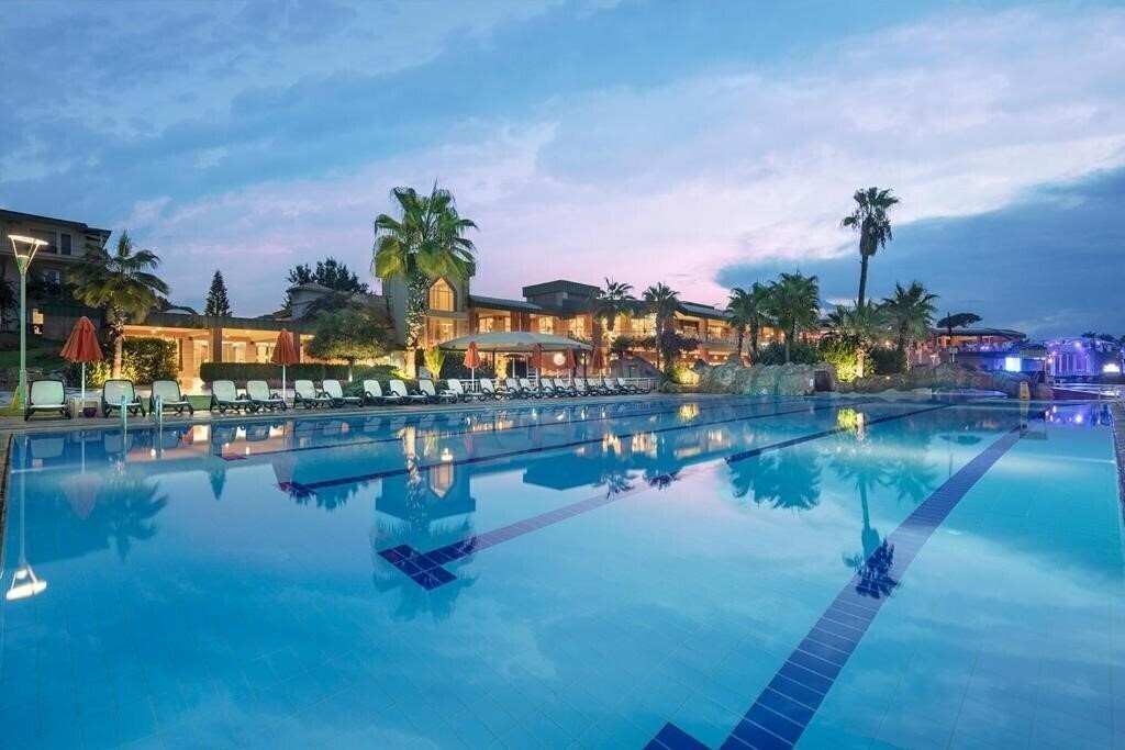 Pine Beach Belek 5* суреті